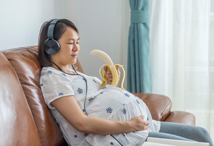 Is it safe to eat bananas while pregnant